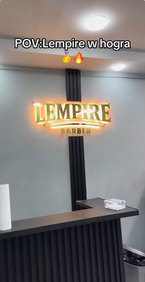 Enseigne lumineuse L'Empire Barber